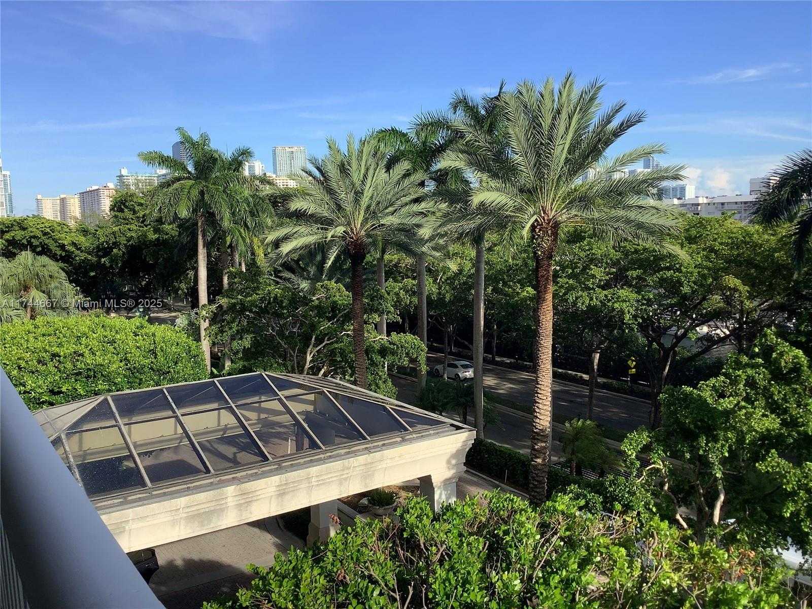 Small Image of 2000 ISLAND BLVD #408, Aventura Number 37
