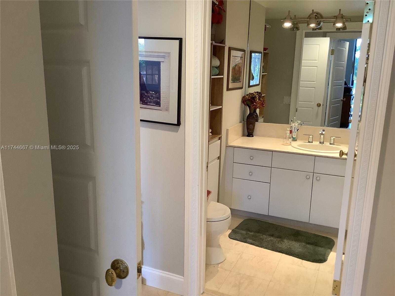 Small Image of 2000 ISLAND BLVD #408, Aventura Number 38