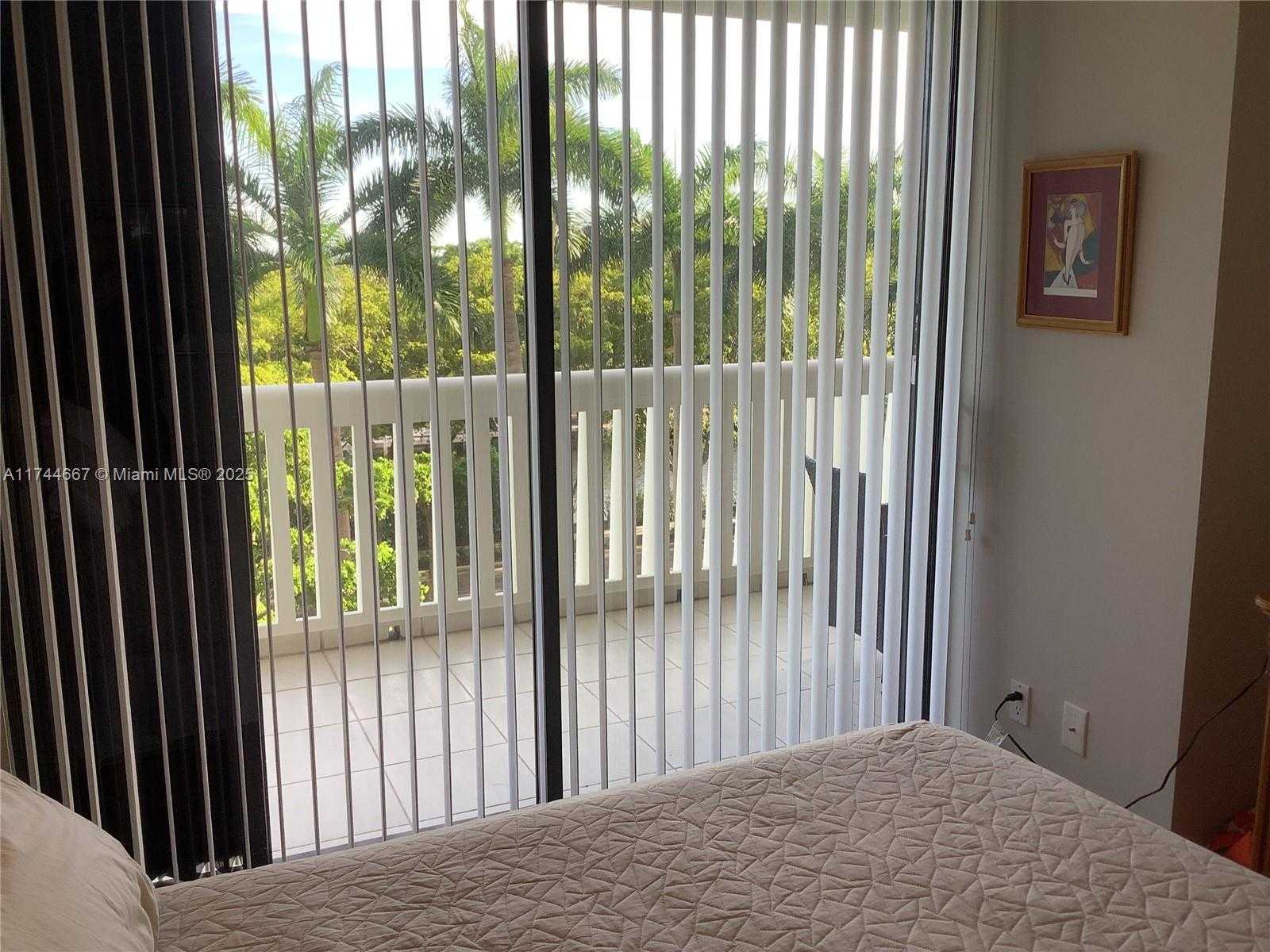 Small Image of 2000 ISLAND BLVD #408, Aventura Number 40
