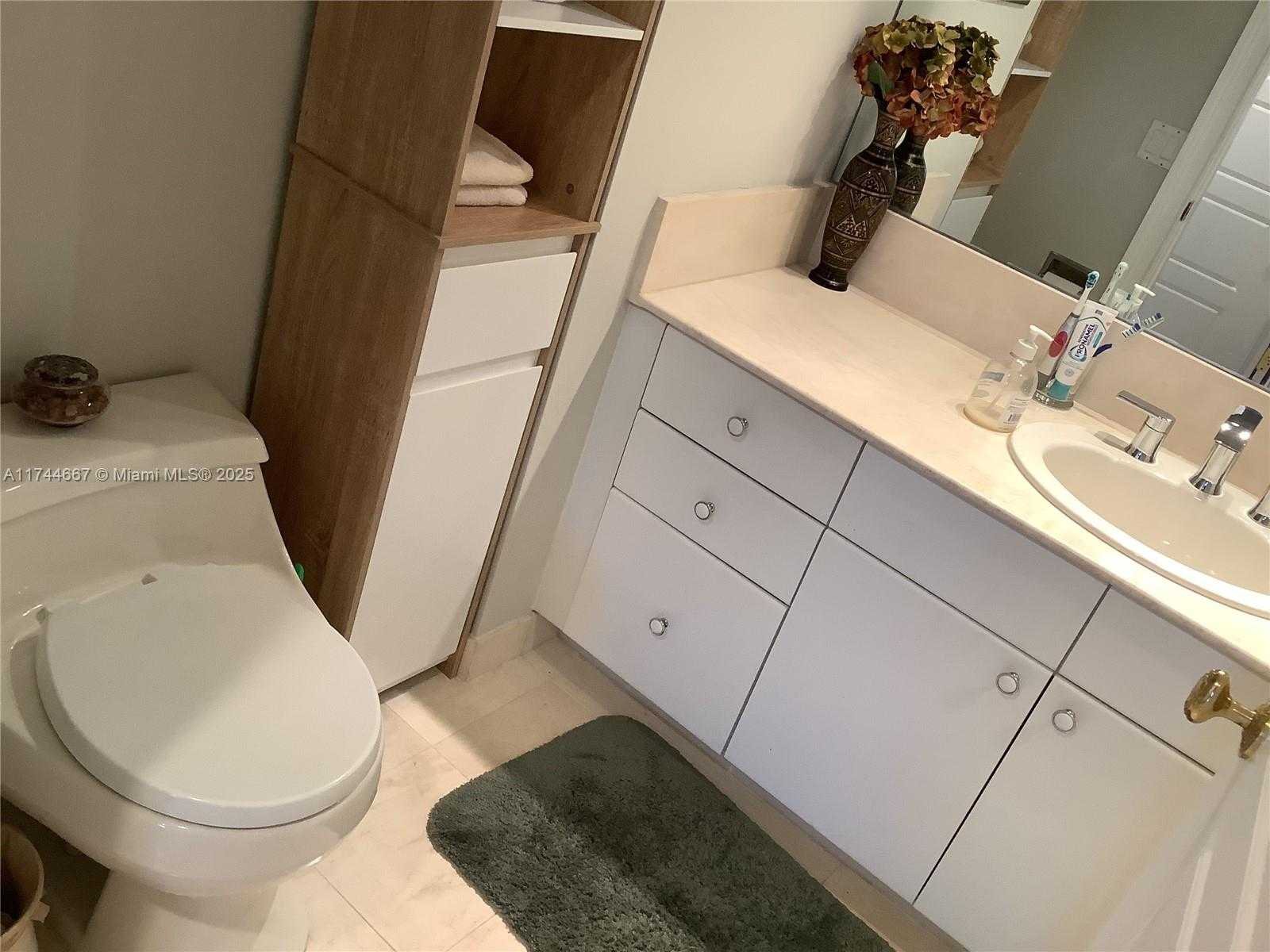 Small Image of 2000 ISLAND BLVD #408, Aventura Number 44
