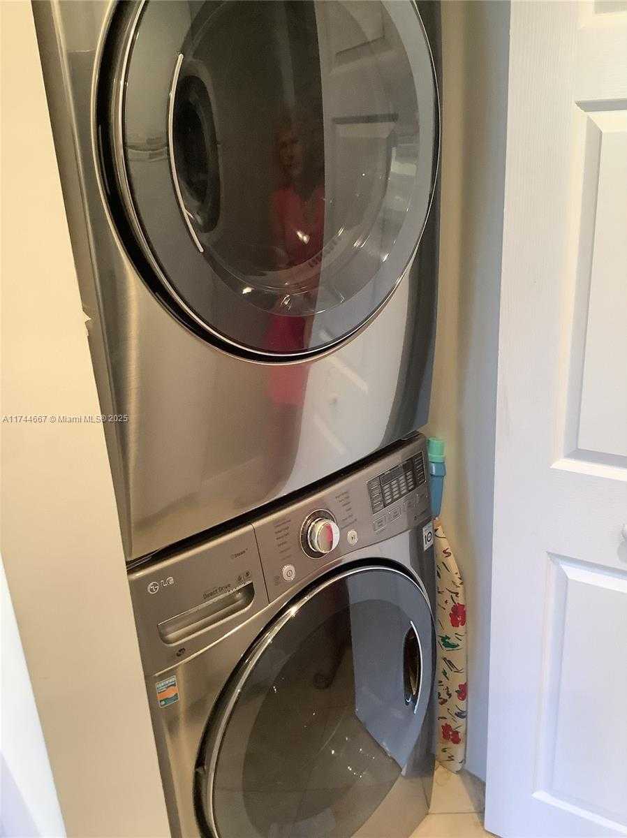 Small Image of 2000 ISLAND BLVD #408, Aventura Number 50