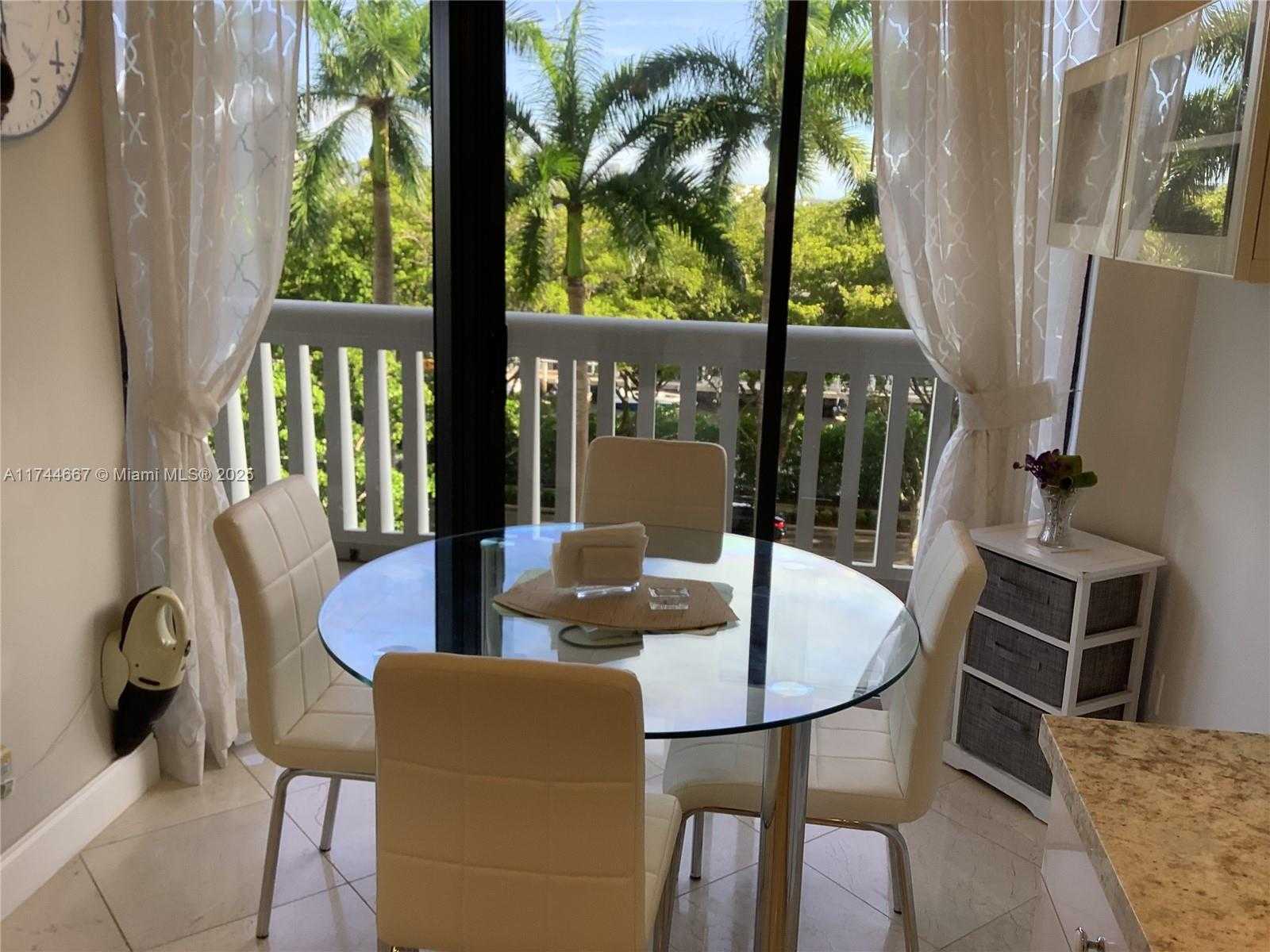 Small Image of 2000 ISLAND BLVD #408, Aventura Number 52