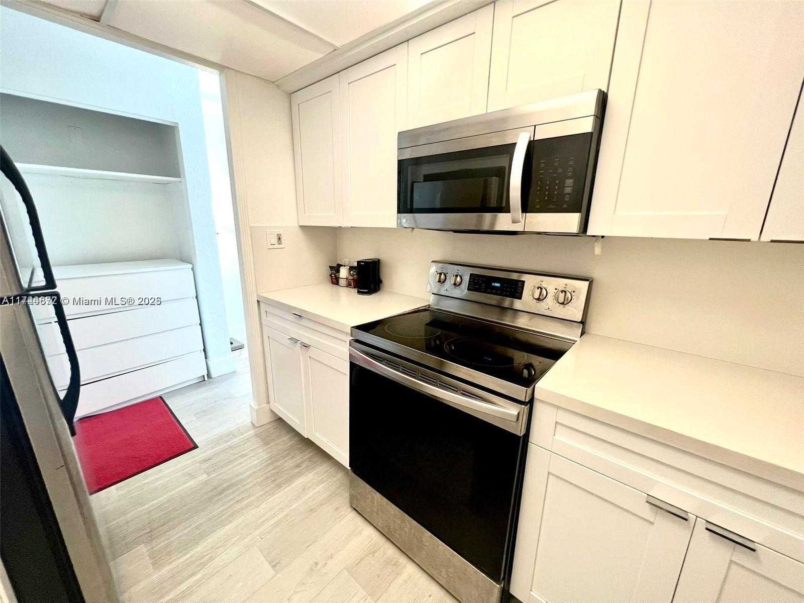 Small Image of 19201 COLLINS AVE #510, Sunny Isles Beach Number 16