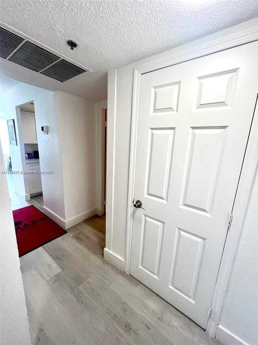 Small Image of 19201 COLLINS AVE #510, Sunny Isles Beach Number 6