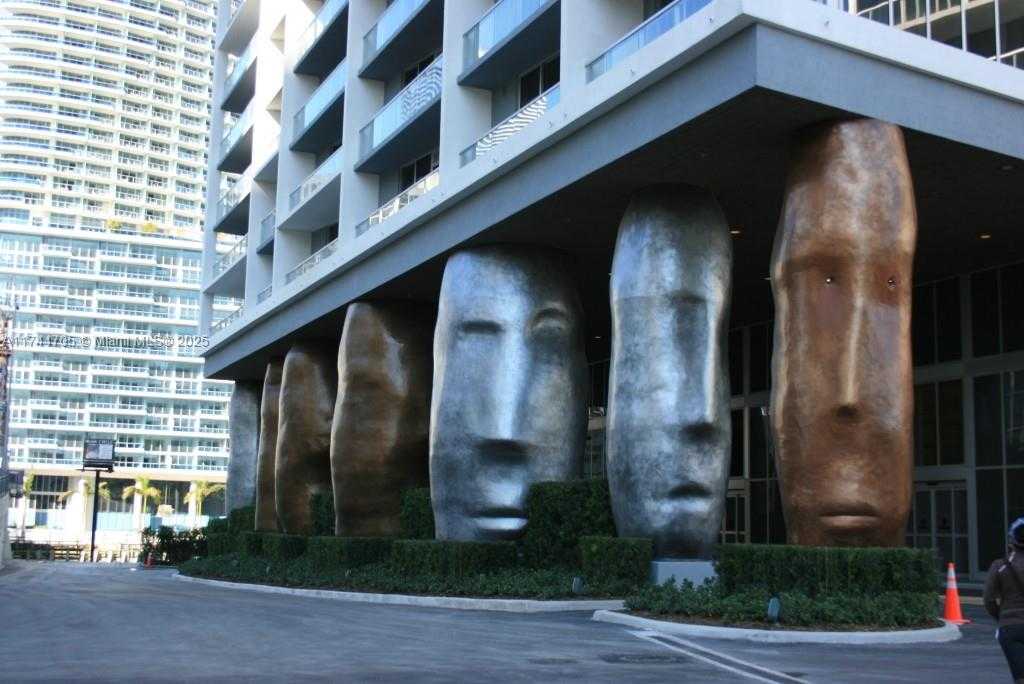 Small Image of 485 BRICKELL AVE #3307, Miami Number 13