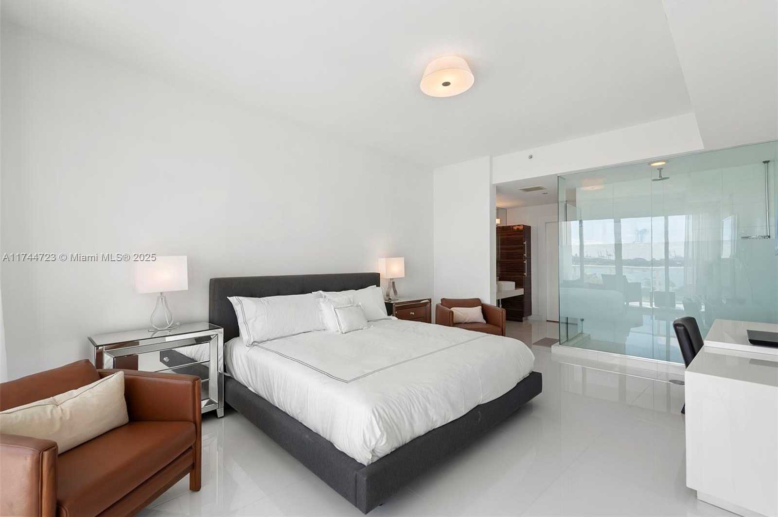 Small Image of 2020 N Bayshore Dr, Miami, FL 33137, USA Number 17