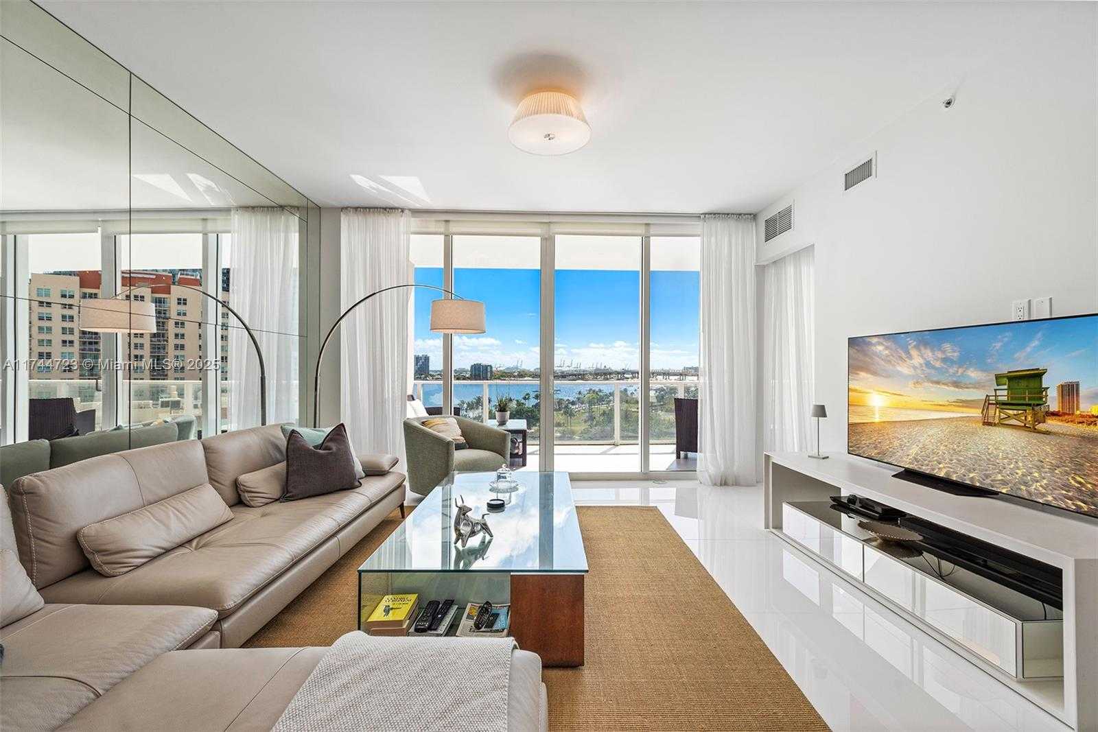 Small Image of 2020 N Bayshore Dr, Miami, FL 33137, USA Number 2