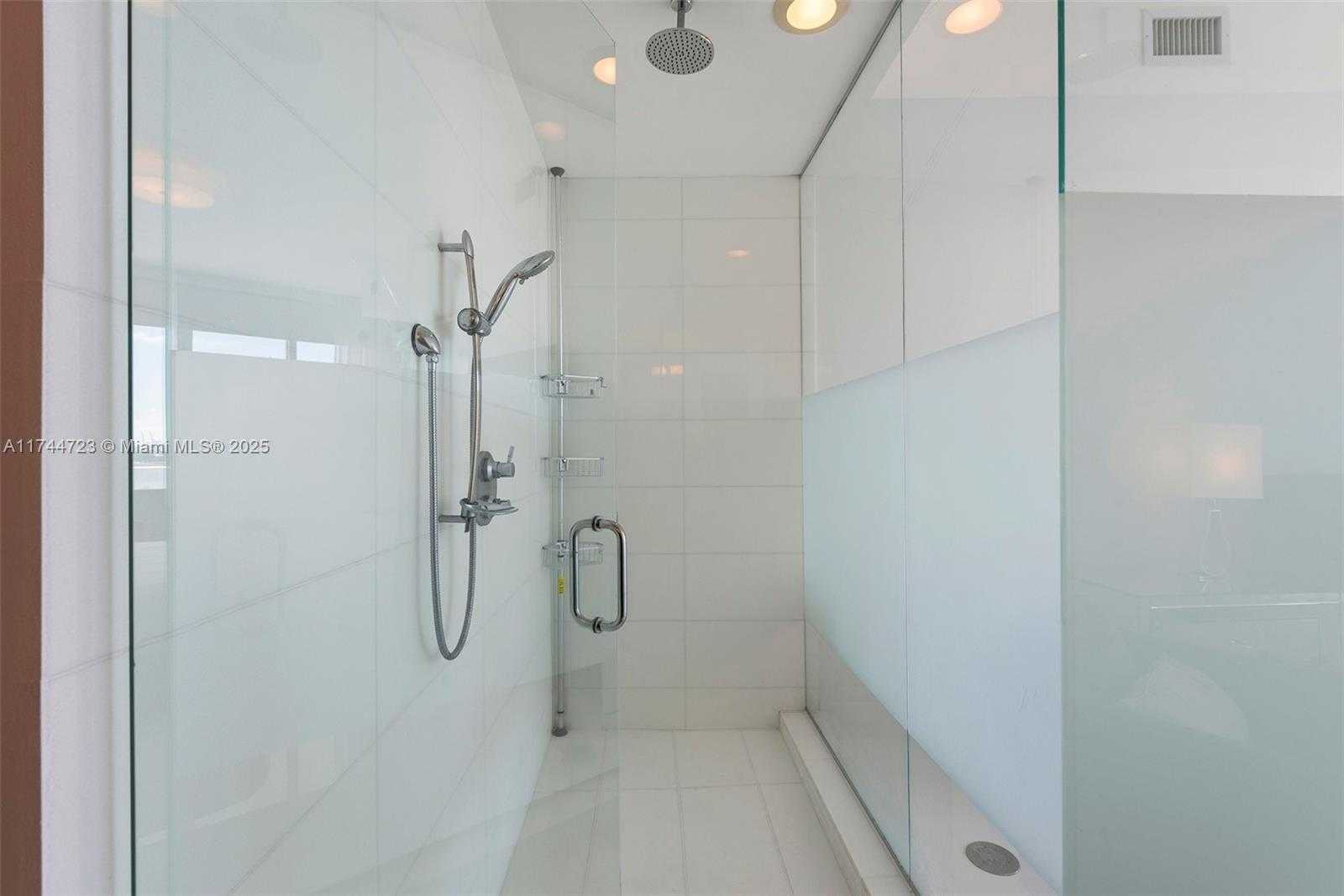 Small Image of 2020 N Bayshore Dr, Miami, FL 33137, USA Number 20