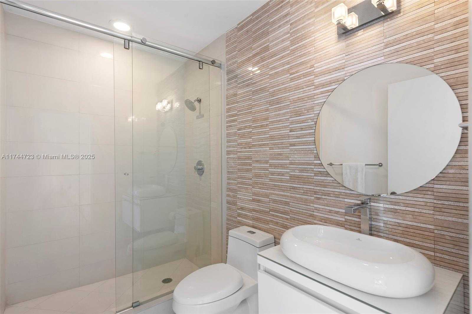 Small Image of 2020 N Bayshore Dr, Miami, FL 33137, USA Number 26