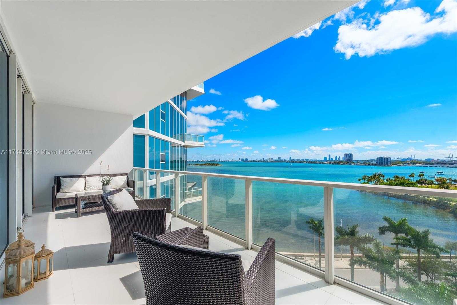 Small Image of 2020 N Bayshore Dr, Miami, FL 33137, USA Number 30