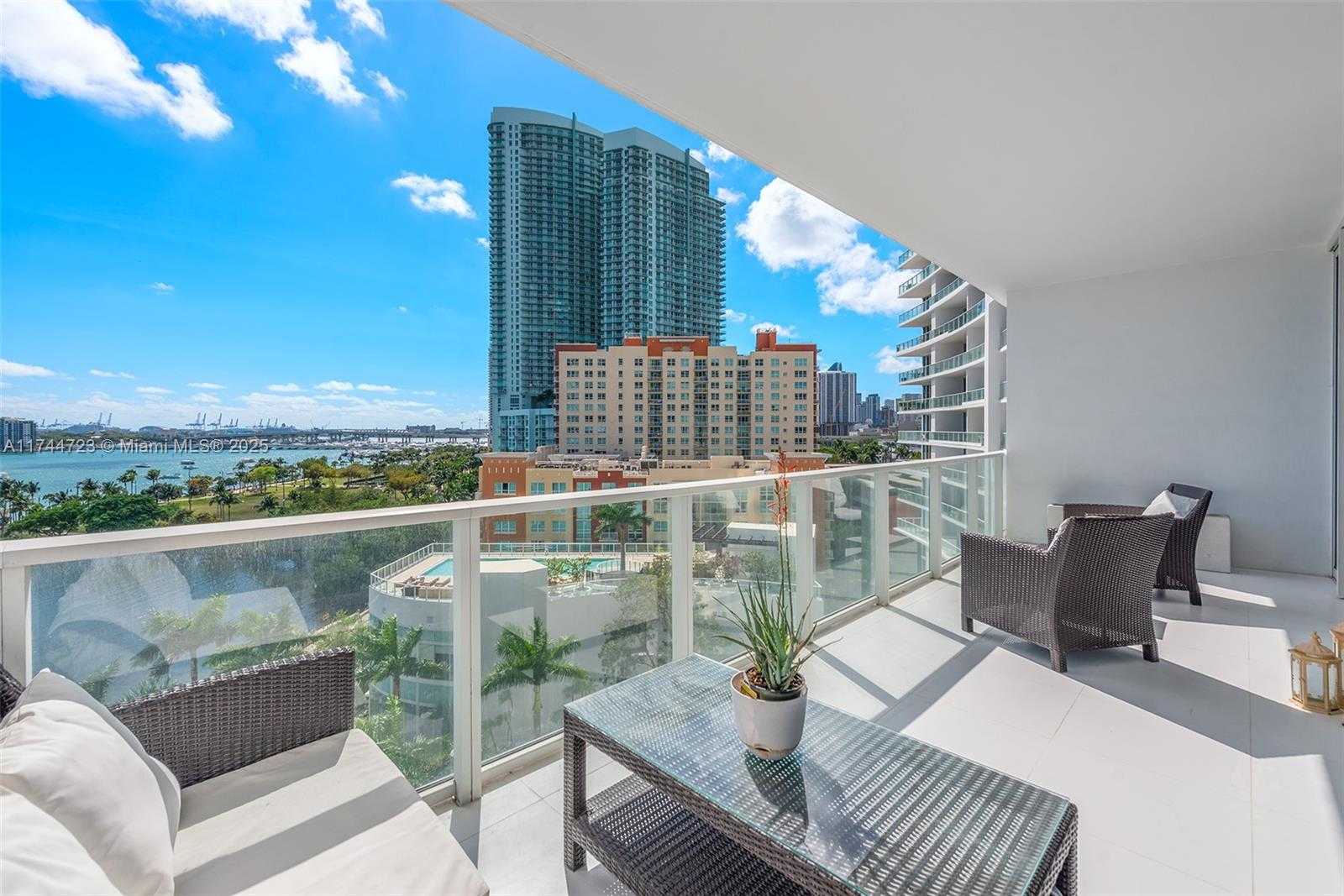 Small Image of 2020 N Bayshore Dr, Miami, FL 33137, USA Number 32