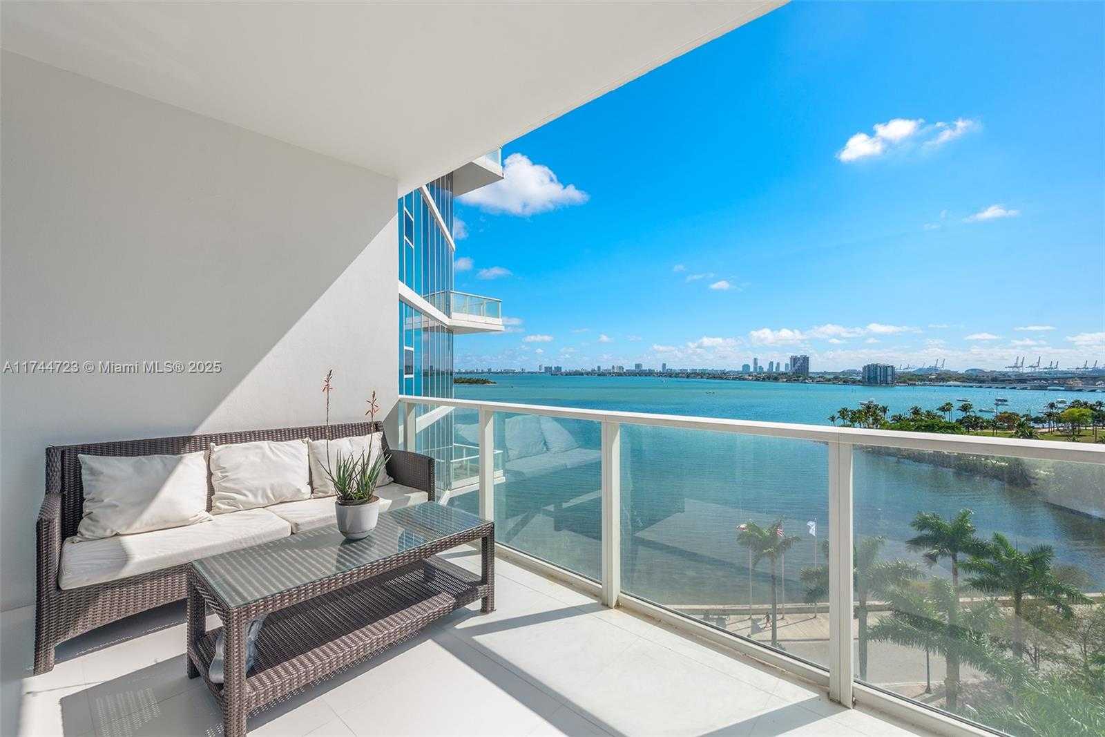 Small Image of 2020 N Bayshore Dr, Miami, FL 33137, USA Number 34