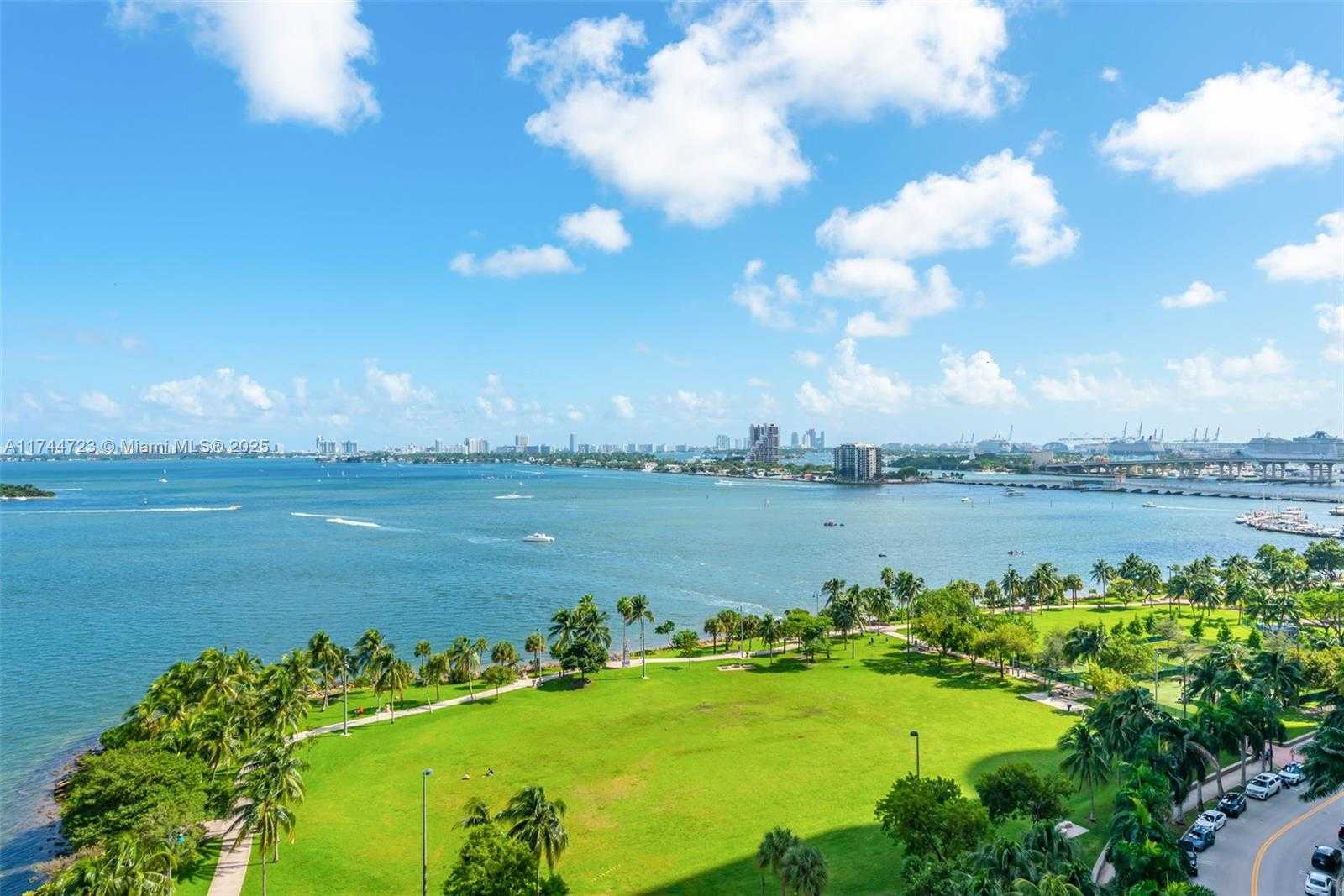 Small Image of 2020 N Bayshore Dr, Miami, FL 33137, USA Number 40