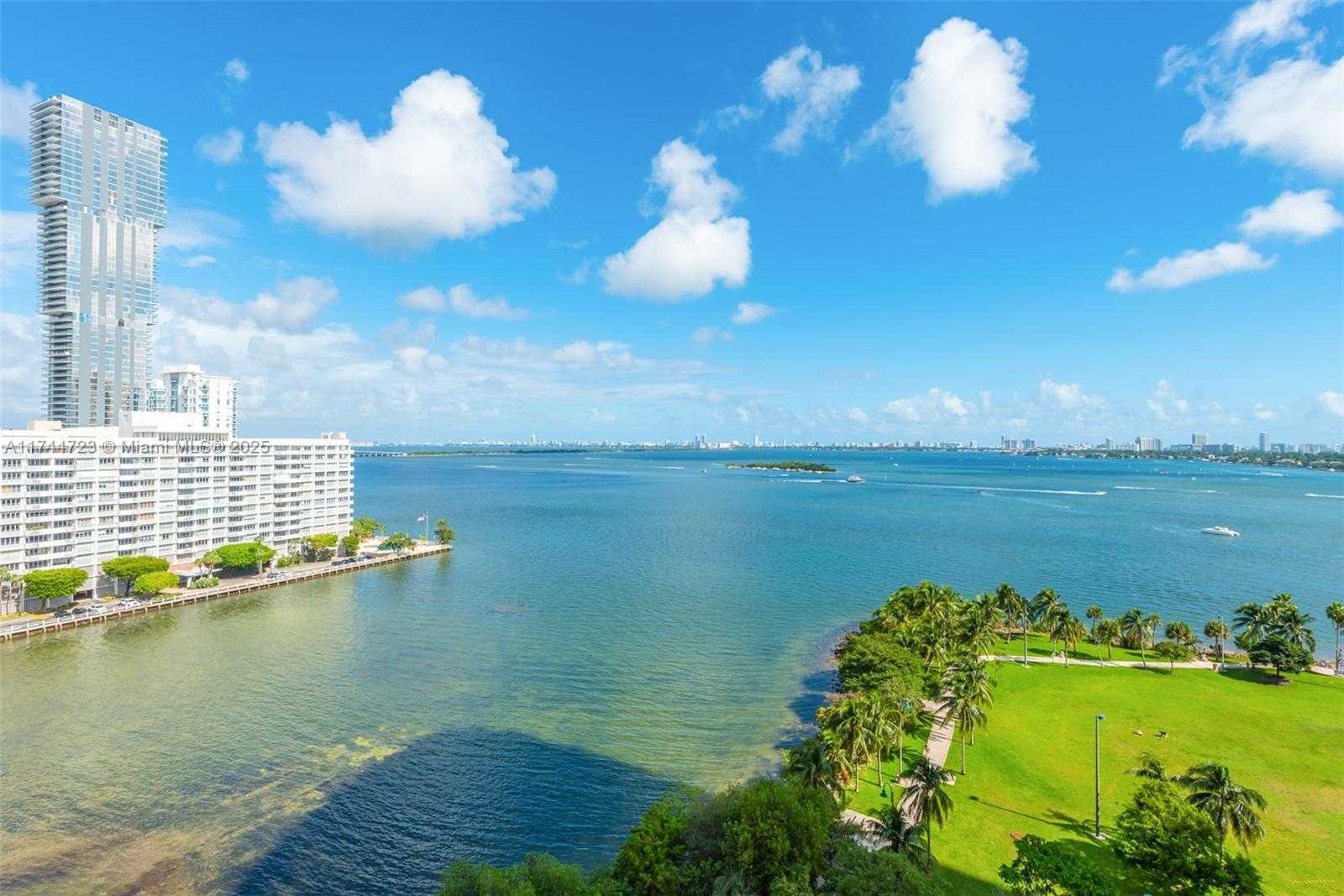 Small Image of 2020 N Bayshore Dr, Miami, FL 33137, USA Number 41
