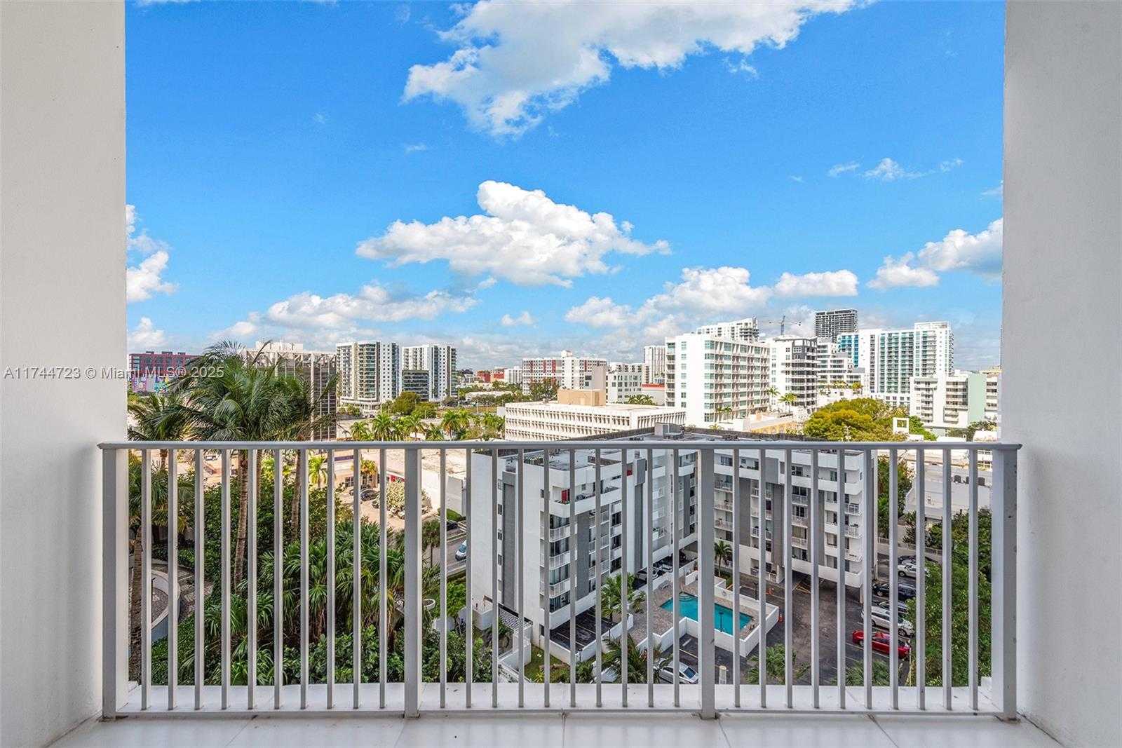 Small Image of 2020 N Bayshore Dr, Miami, FL 33137, USA Number 42