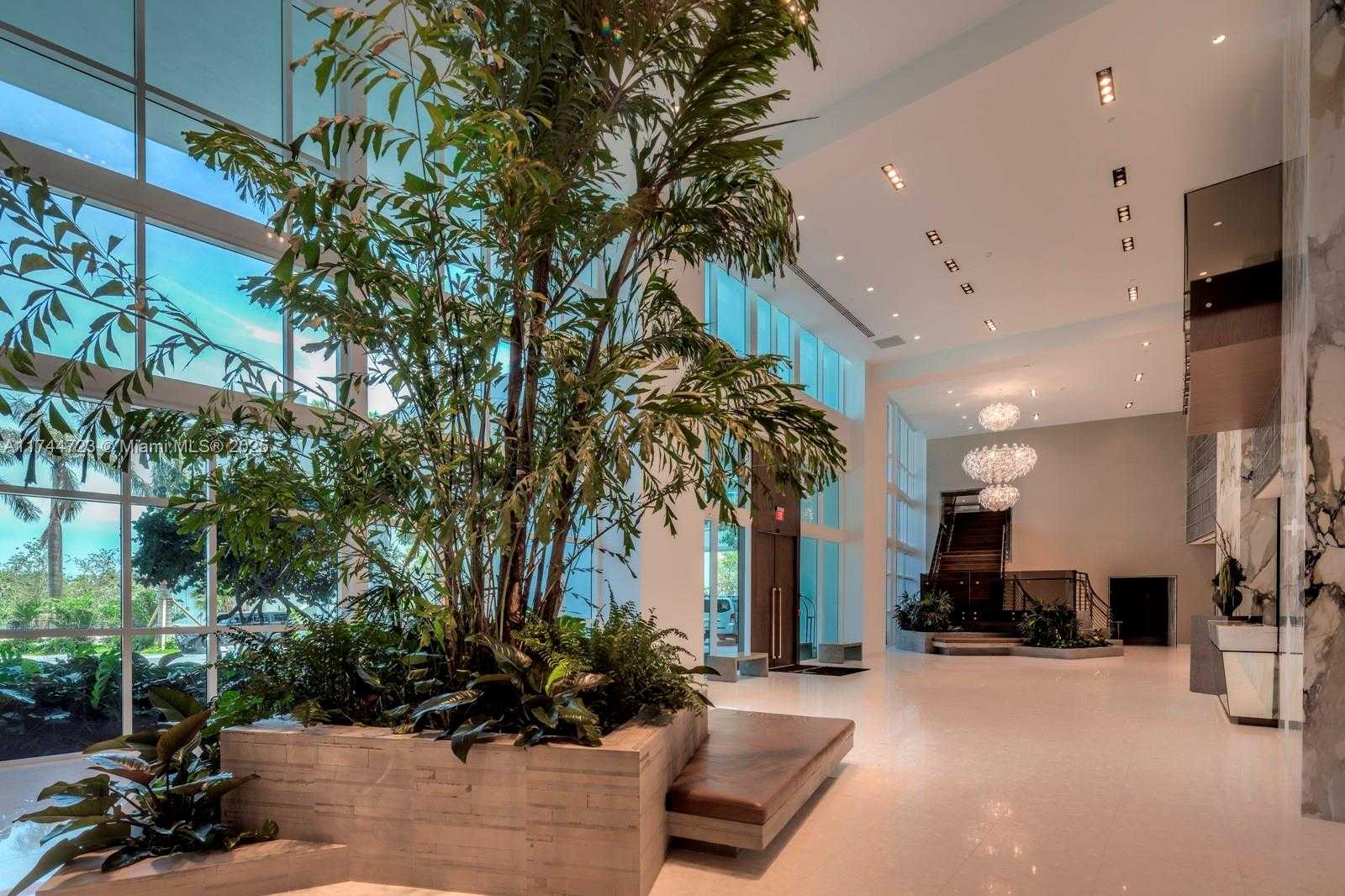Small Image of 2020 N Bayshore Dr, Miami, FL 33137, USA Number 56