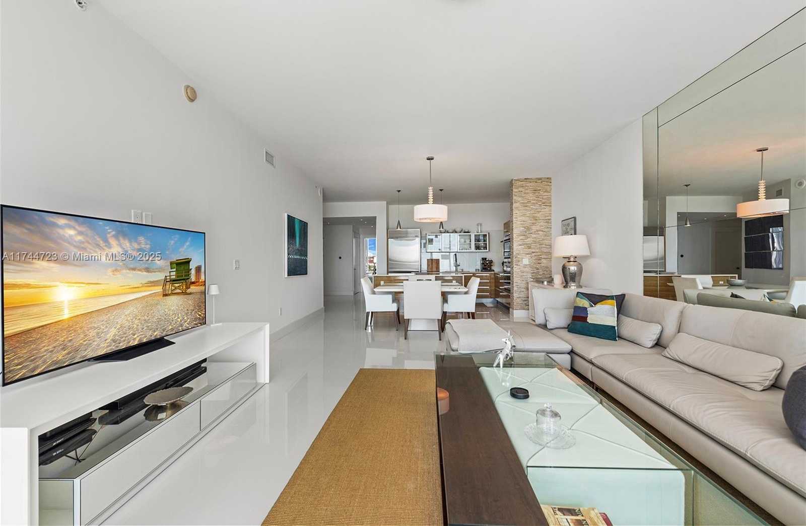 Small Image of 2020 N Bayshore Dr, Miami, FL 33137, USA Number 8