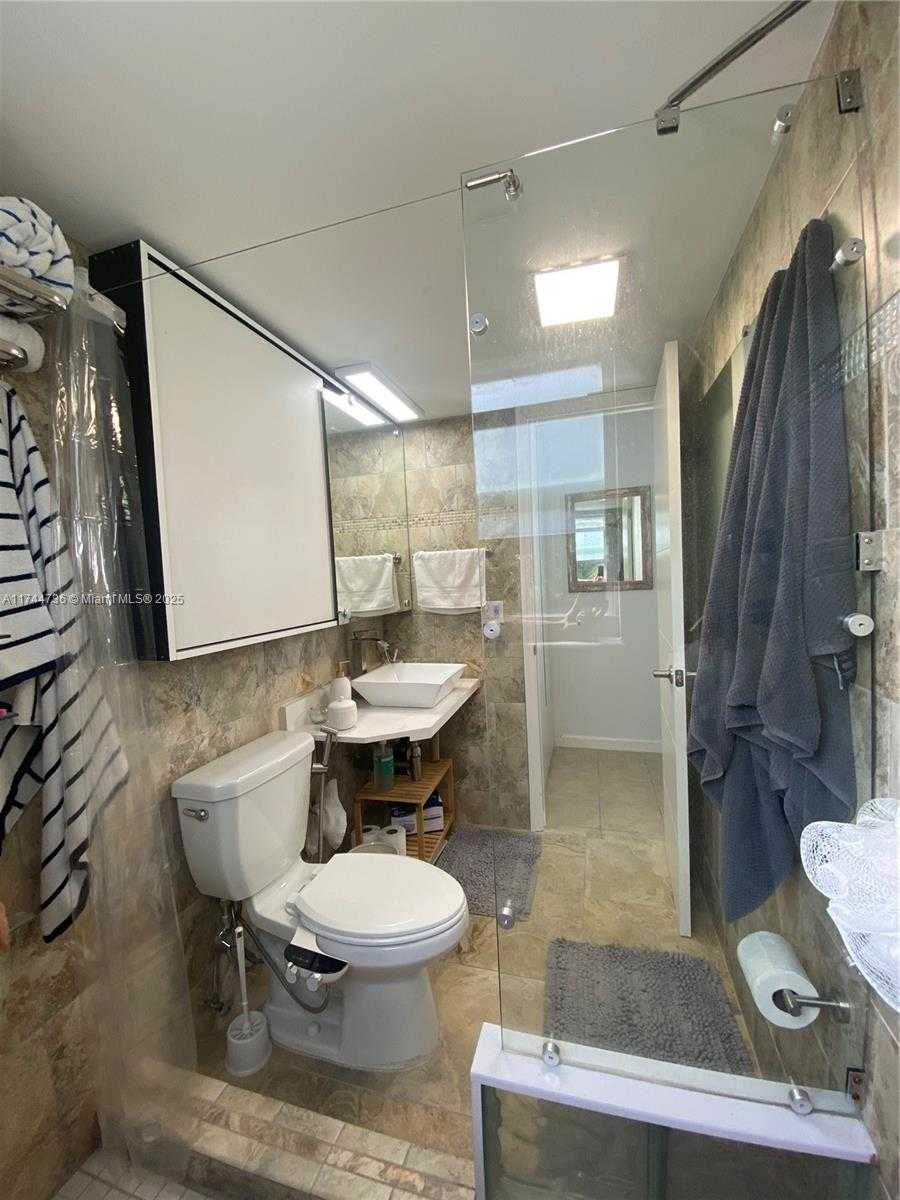Small Image of 1425 ARTHUR ST #115B, Hollywood Number 10