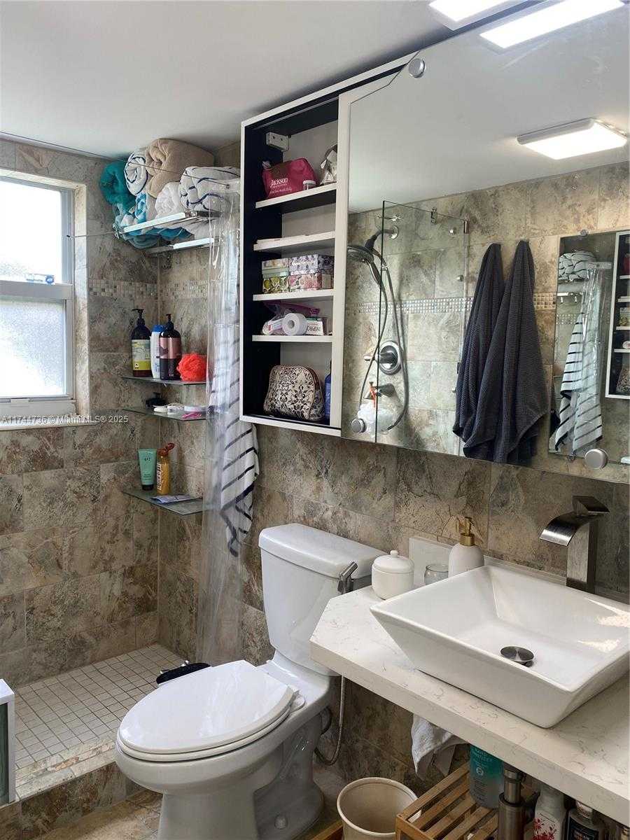 Small Image of 1425 ARTHUR ST #115B, Hollywood Number 11