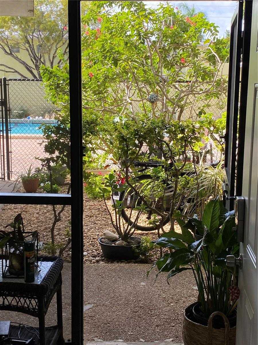 Small Image of 1425 ARTHUR ST #115B, Hollywood Number 12