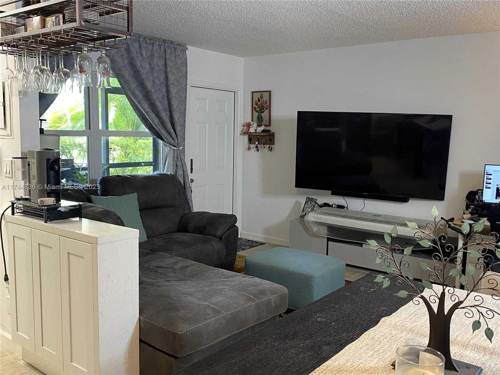 Small Image of 1425 ARTHUR ST #115B, Hollywood Number 2