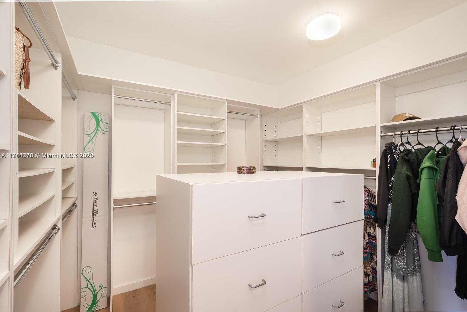 Small Image of 2000 ISLAND BLVD #805, Aventura Number 13