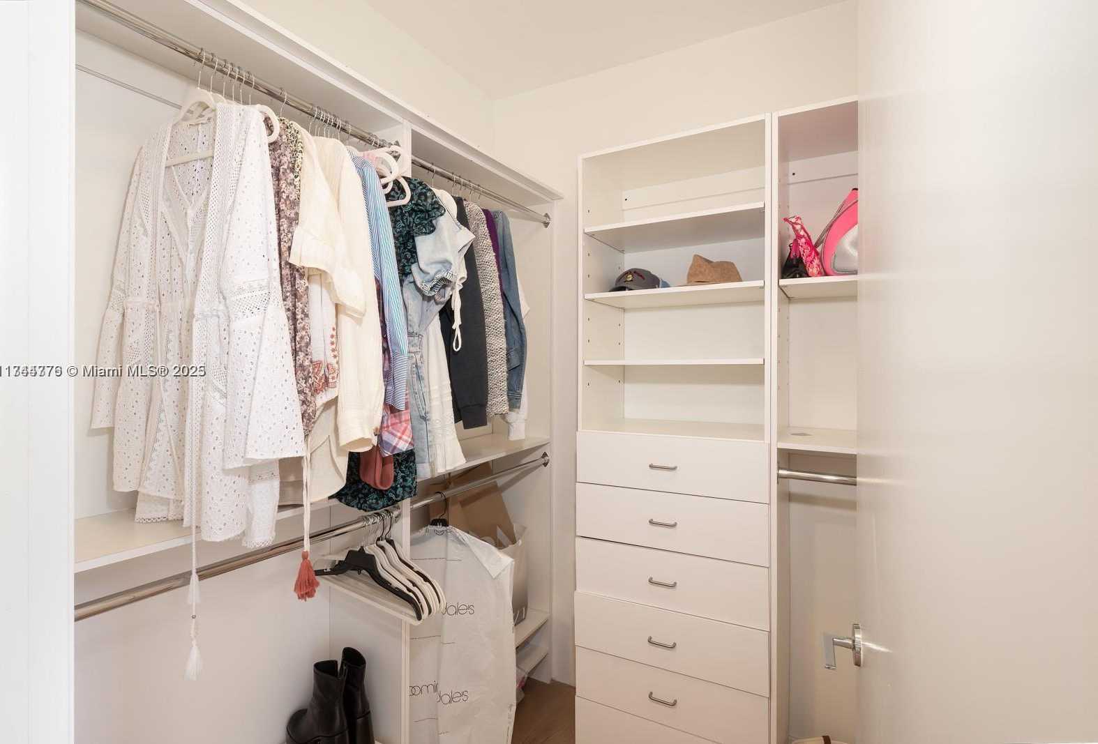 Small Image of 2000 ISLAND BLVD #805, Aventura Number 17