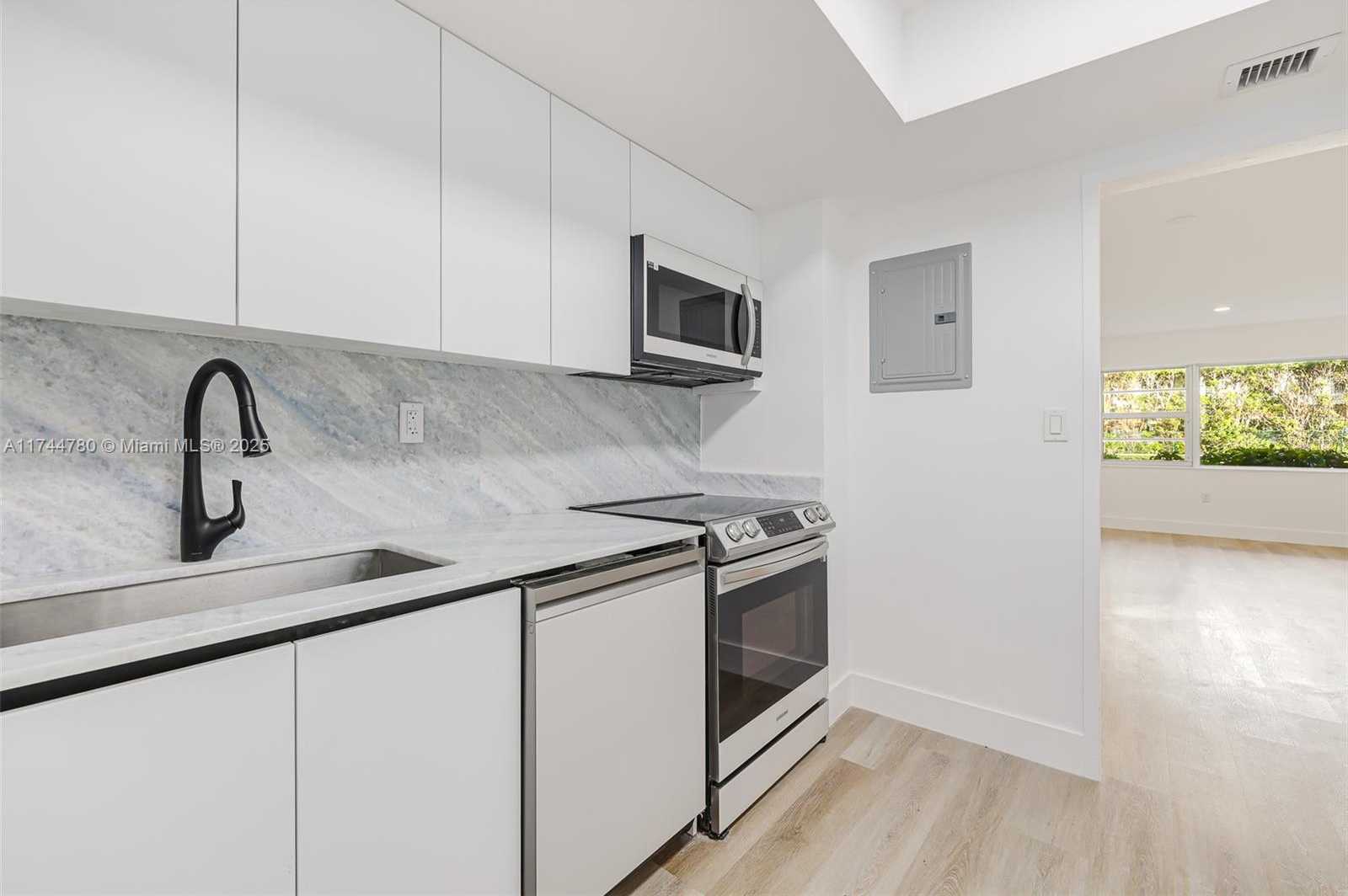 Small Image of 1700 NORTH EAST 105TH ST #105, Miami Shores Number 4