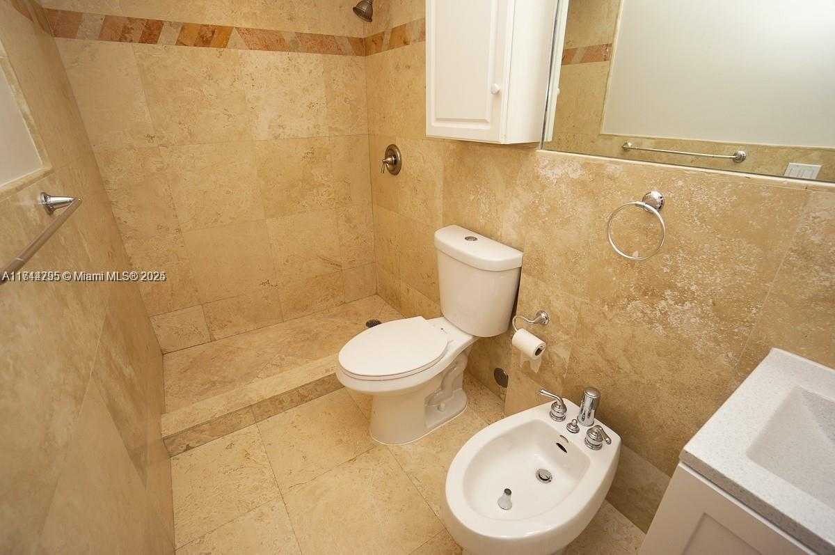 Small Image of 1228 WEST AVE #513, Miami Beach Number 20