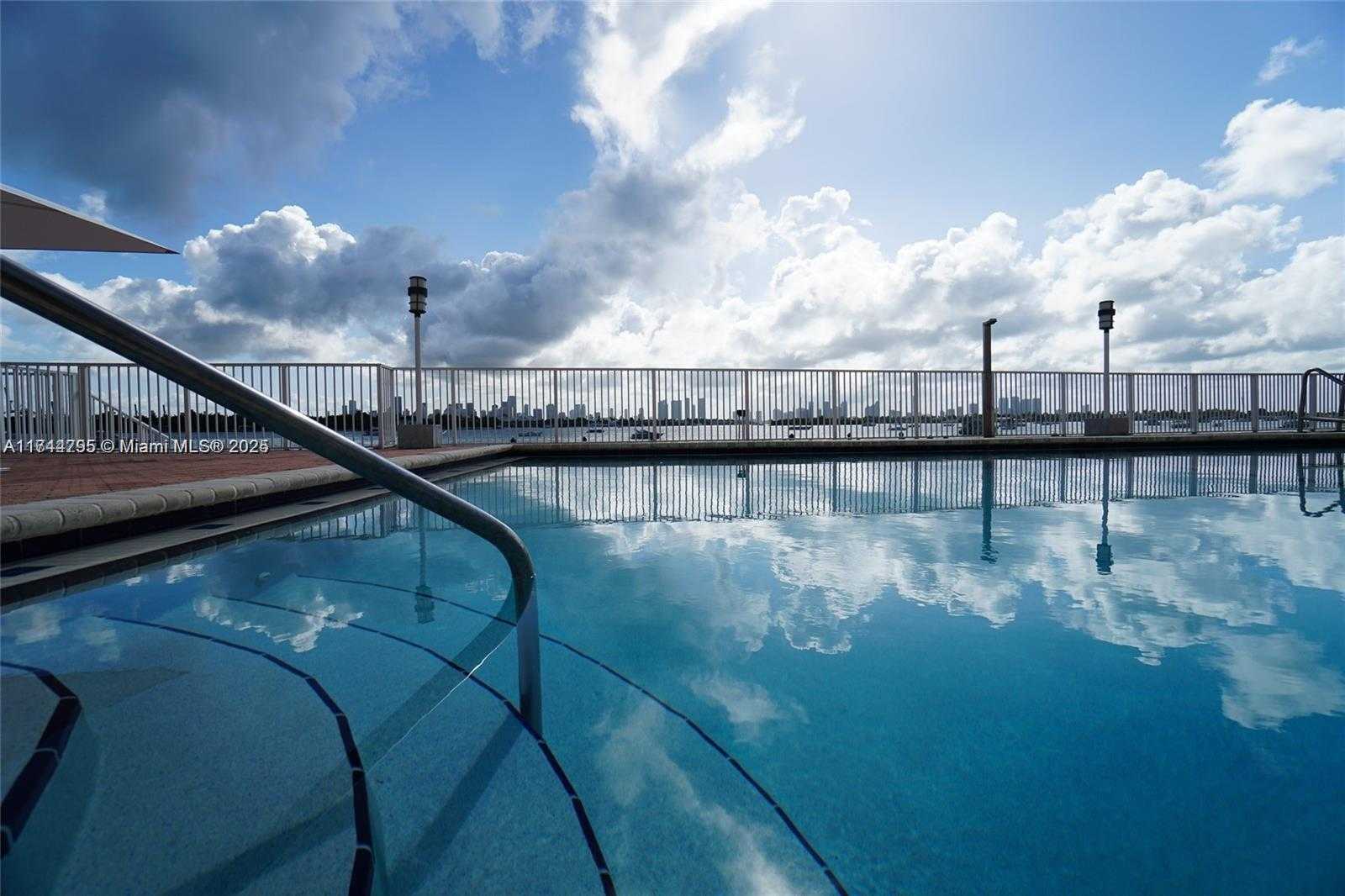 Small Image of 1228 WEST AVE #513, Miami Beach Number 27