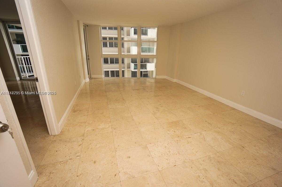 Small Image of 1228 WEST AVE #513, Miami Beach Number 8