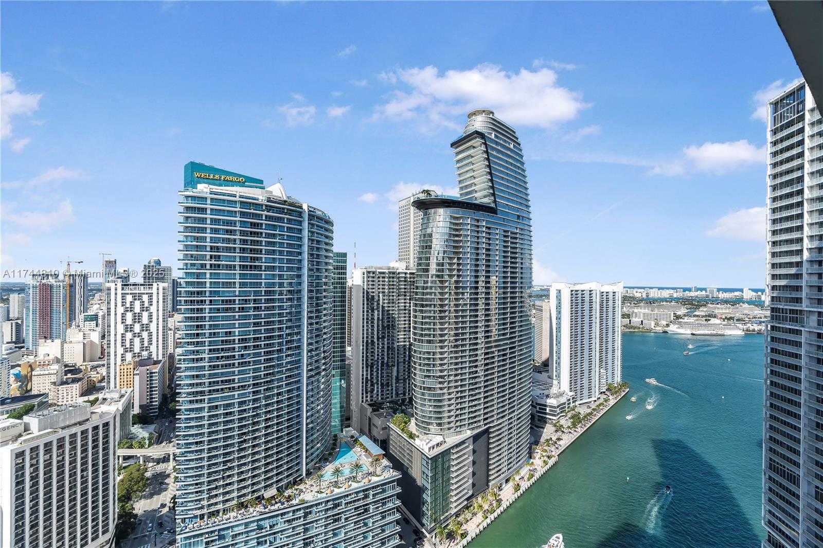 Small Image of 485 BRICKELL AVE #4404, Miami Number 10