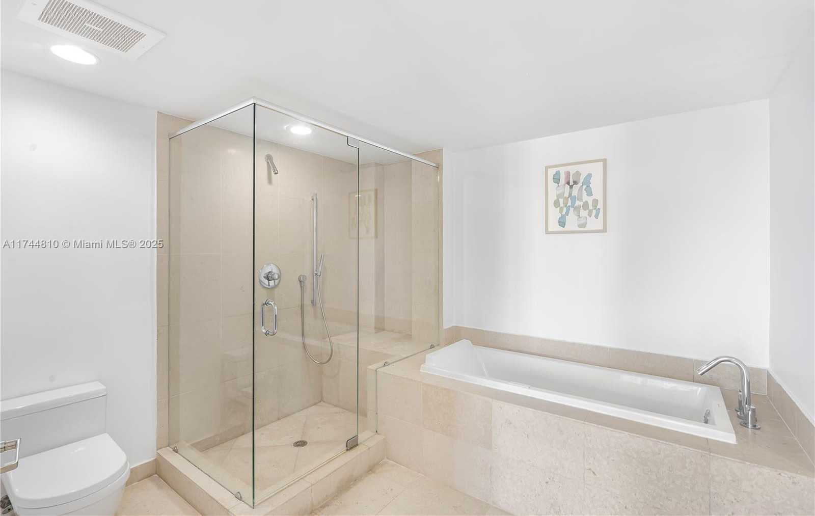 Small Image of 485 BRICKELL AVE #4404, Miami Number 5