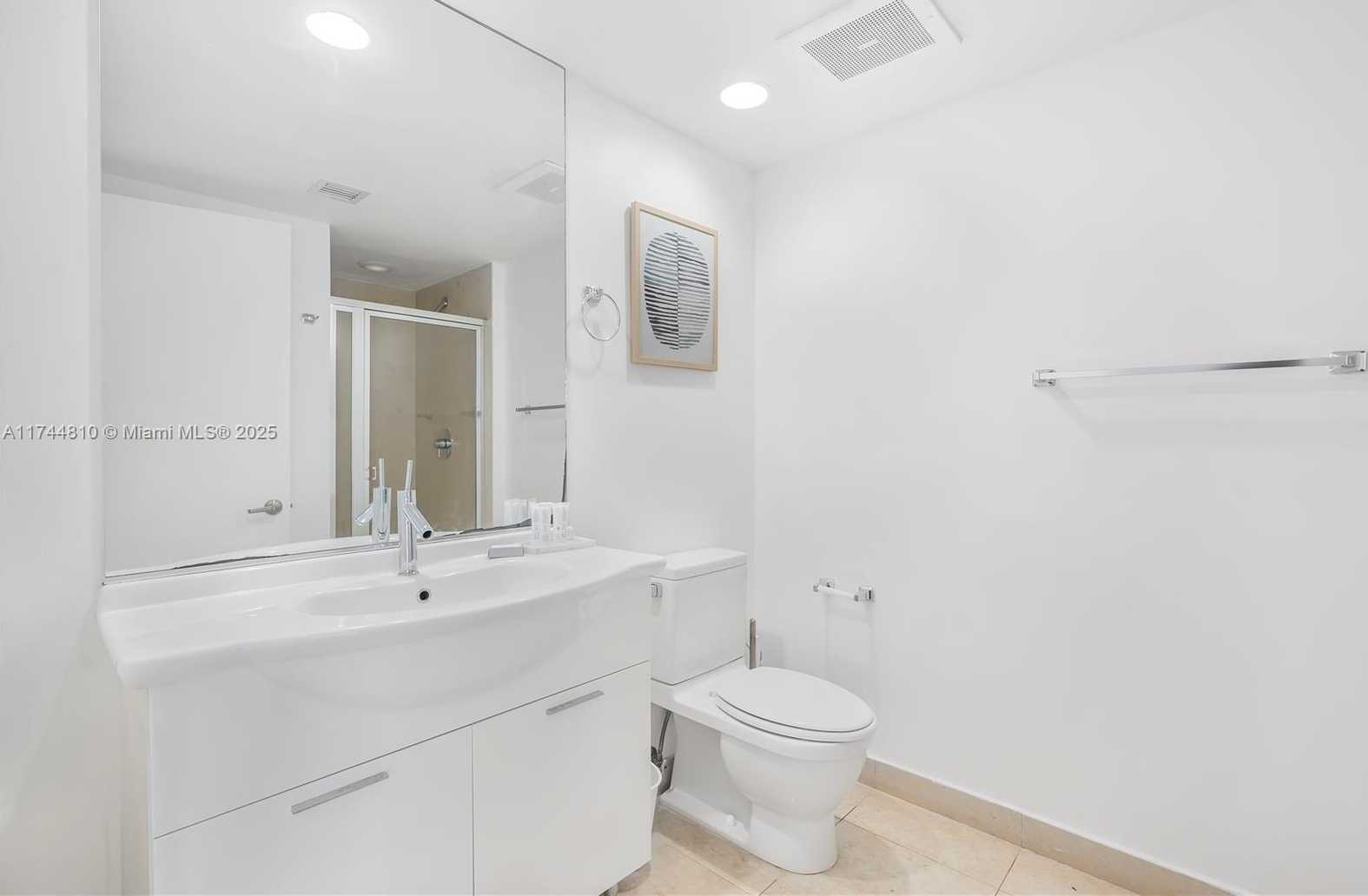 Small Image of 485 BRICKELL AVE #4404, Miami Number 8