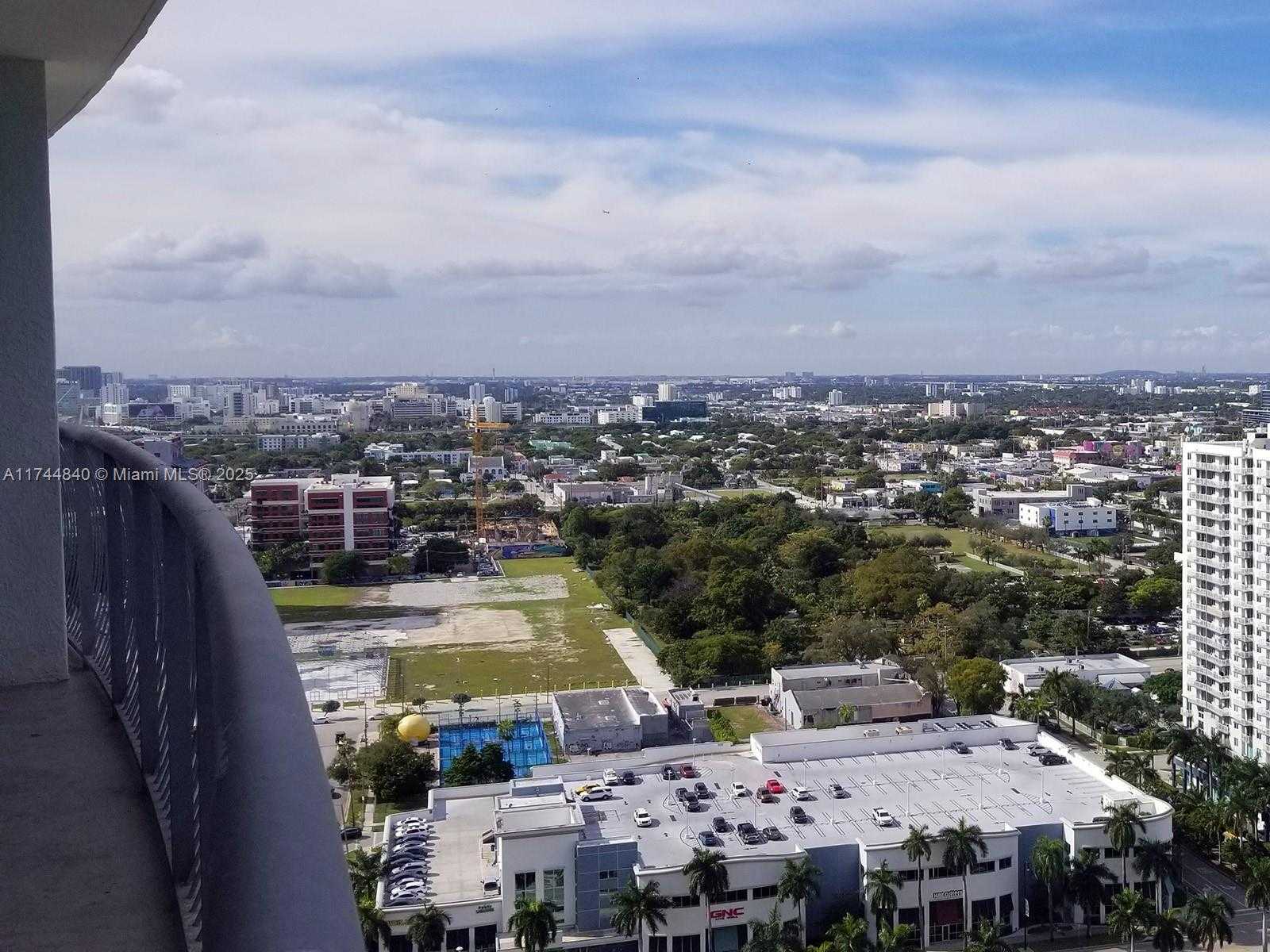 Small Image of 1750 NORTH BAYSHORE DR #2909, Miami Number 3
