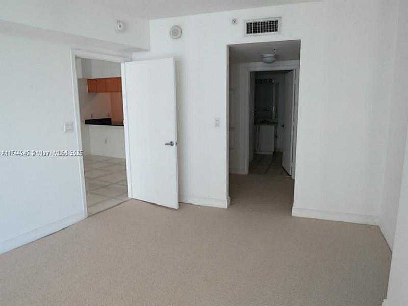Small Image of 1750 NORTH BAYSHORE DR #2909, Miami Number 8