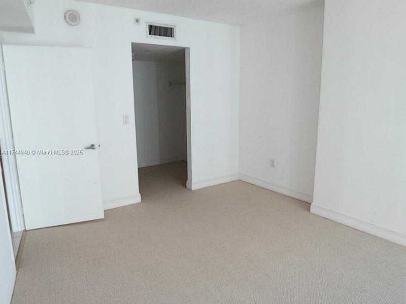 Small Image of 1750 NORTH BAYSHORE DR #2909, Miami Number 9