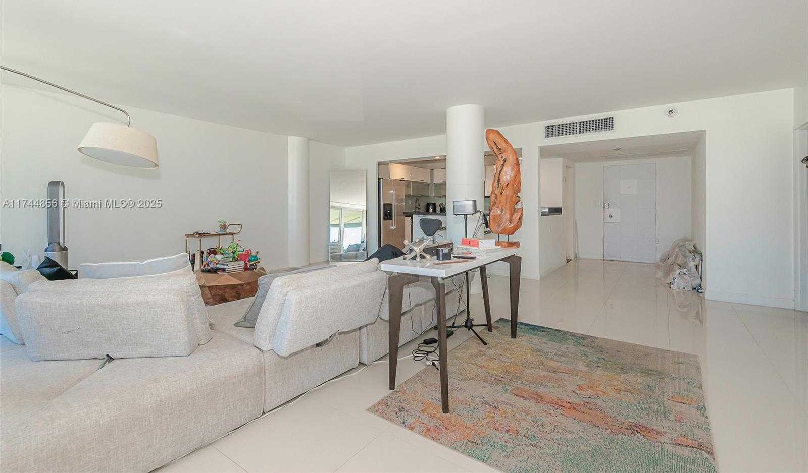 Small Image of King Cole Condominium, 900 Bay Dr, Miami Beach, FL 33141, USA Number 20