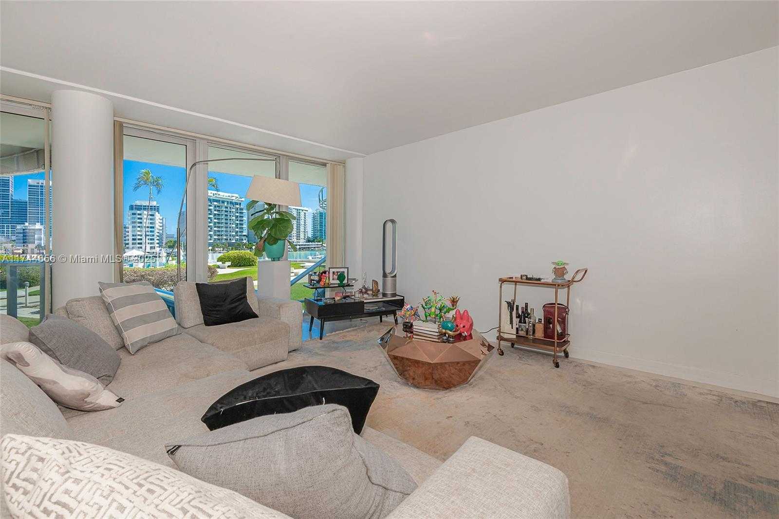 Small Image of King Cole Condominium, 900 Bay Dr, Miami Beach, FL 33141, USA Number 21