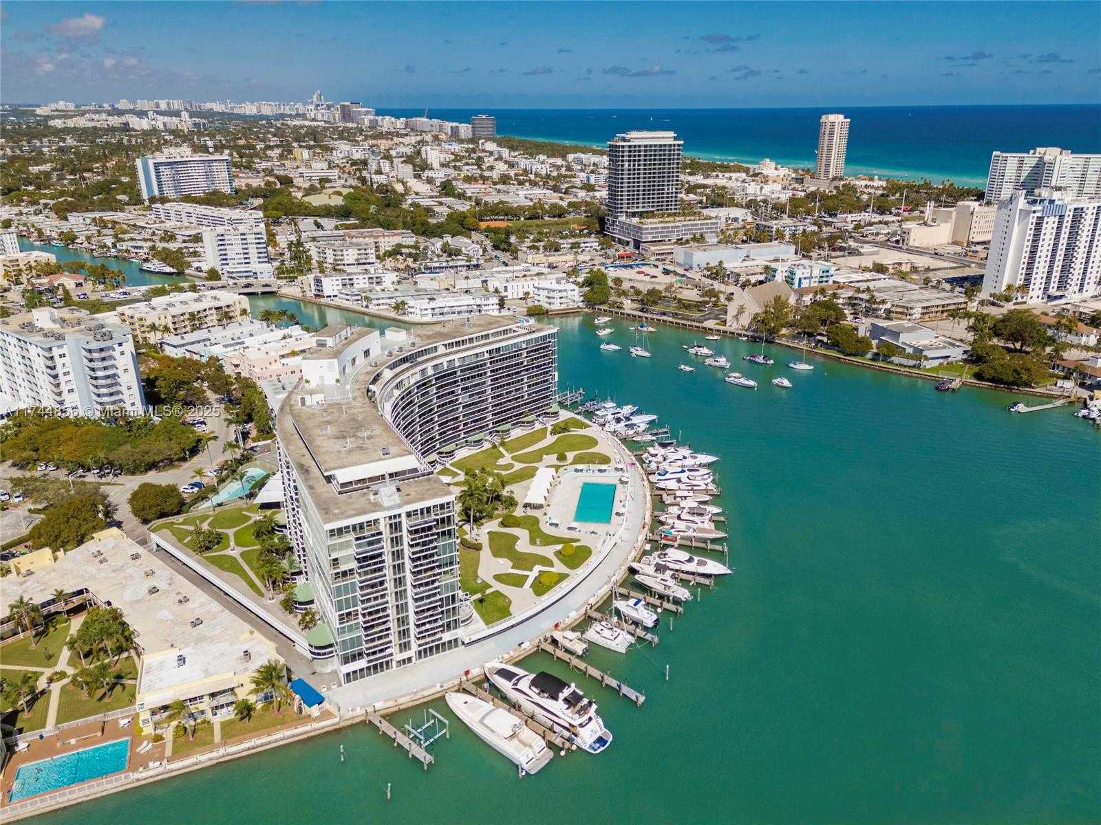 Small Image of King Cole Condominium, 900 Bay Dr, Miami Beach, FL 33141, USA Number 35