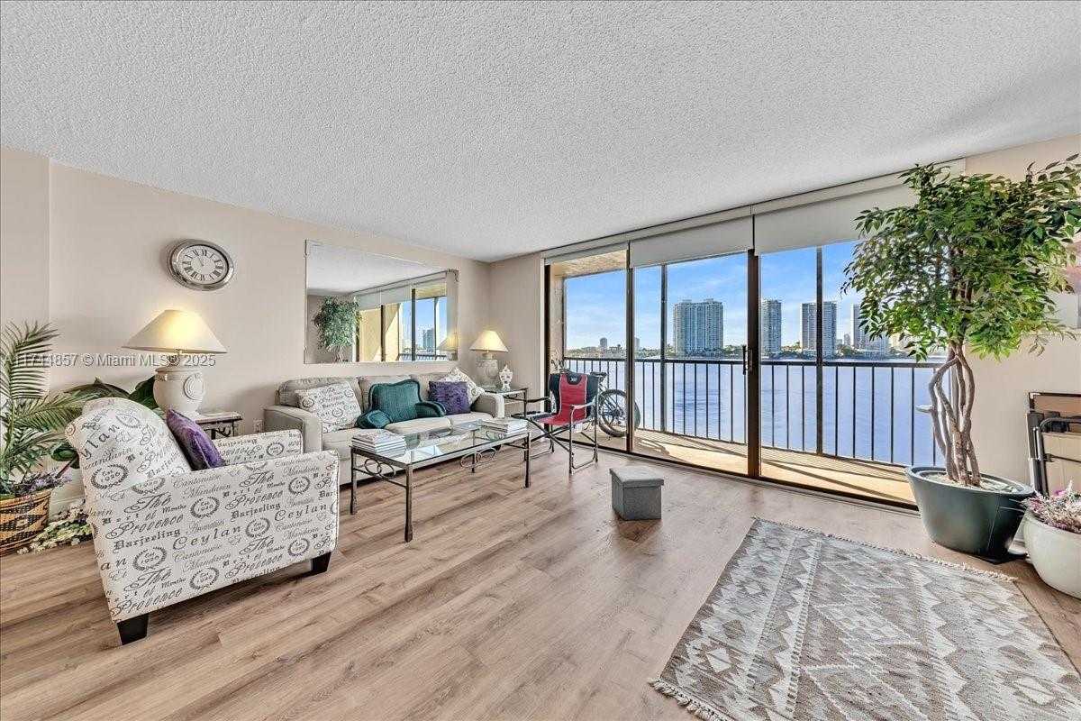 Small Image of 17600 NORTH BAY RD #N503, Sunny Isles Beach Number 10
