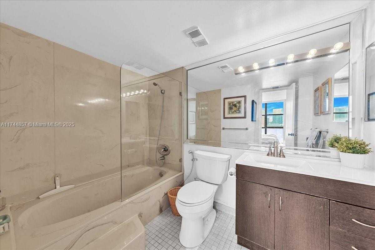 Small Image of 17600 NORTH BAY RD #N503, Sunny Isles Beach Number 12