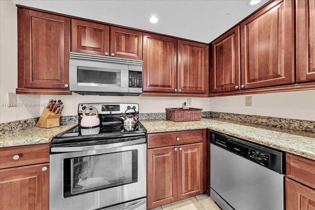 Small Image of 17600 NORTH BAY RD #N503, Sunny Isles Beach Number 15
