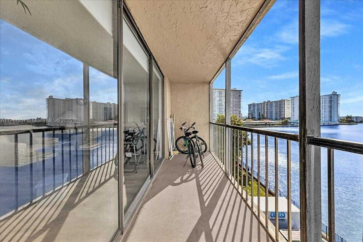 Small Image of 17600 NORTH BAY RD #N503, Sunny Isles Beach Number 16