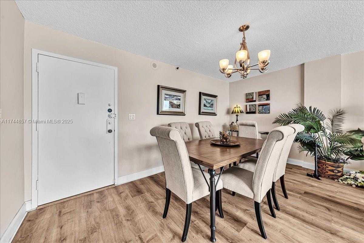 Small Image of 17600 NORTH BAY RD #N503, Sunny Isles Beach Number 6