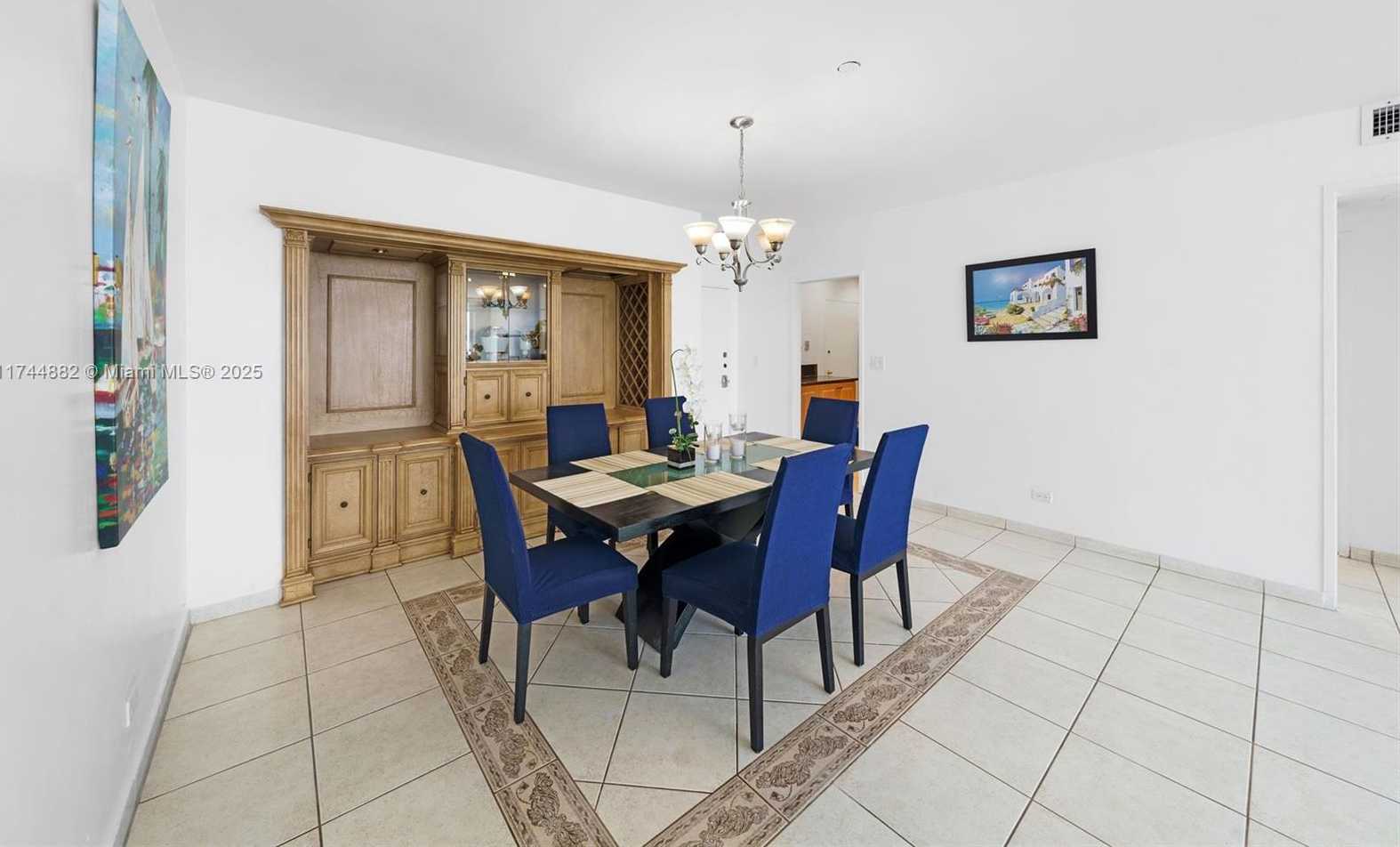 Small Image of 5601 COLLINS AVE #PH-14, Miami Beach Number 15