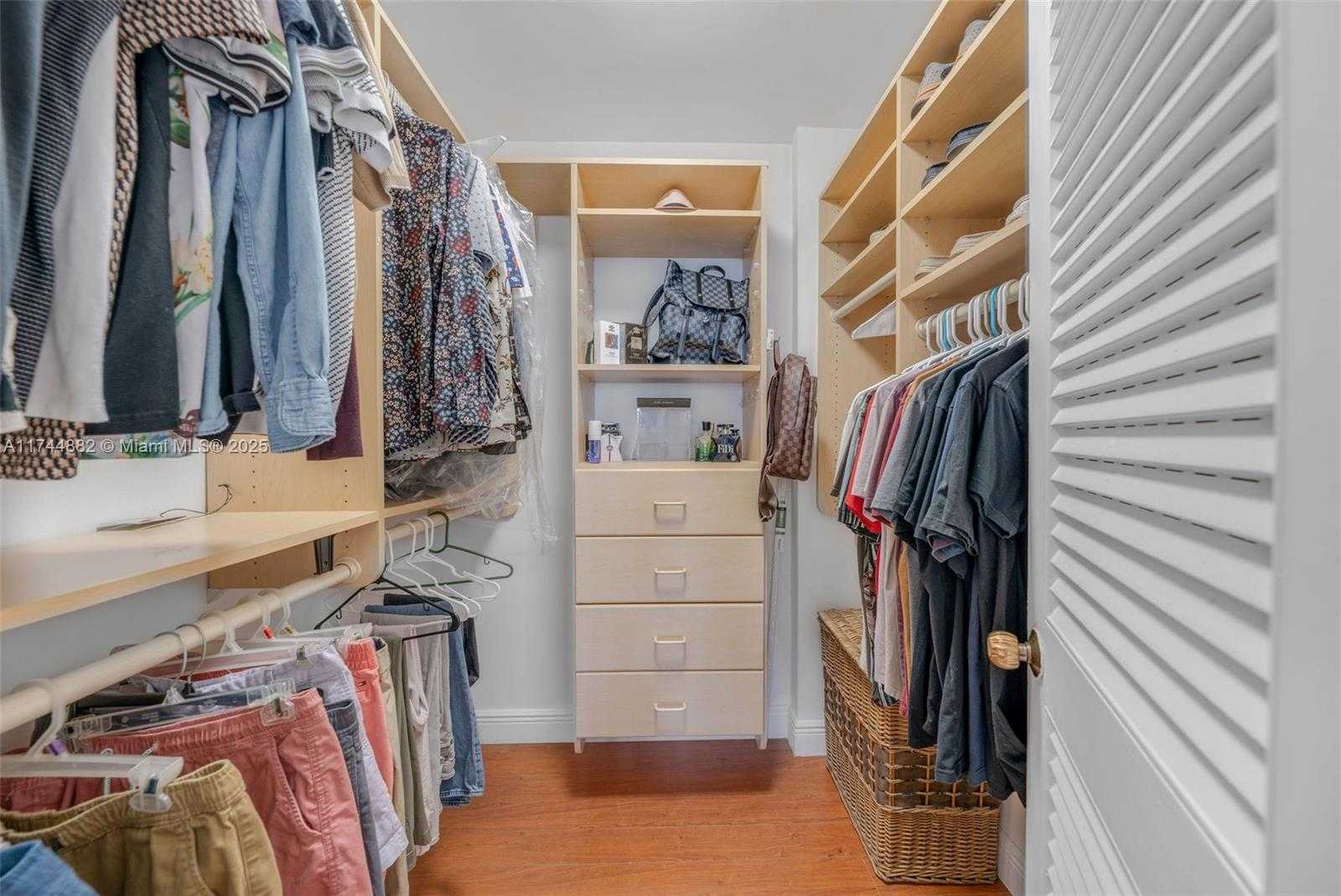 Small Image of 5601 COLLINS AVE #PH-14, Miami Beach Number 19