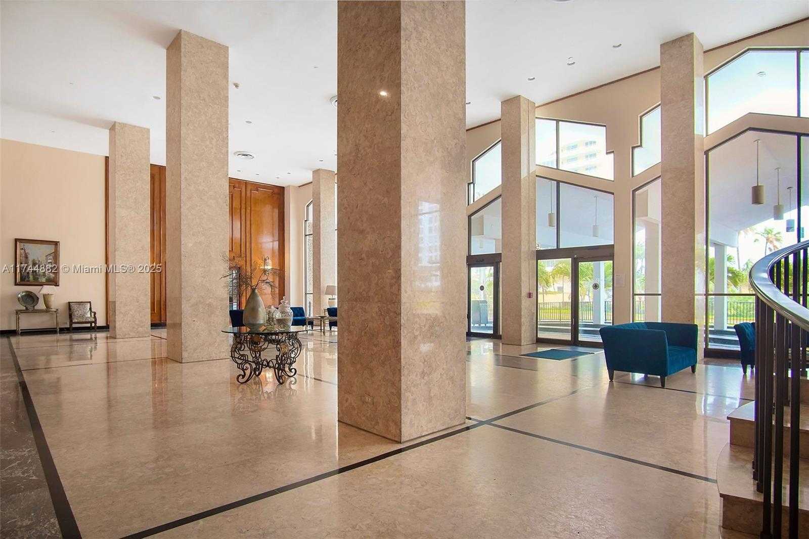 Small Image of 5601 COLLINS AVE #PH-14, Miami Beach Number 23
