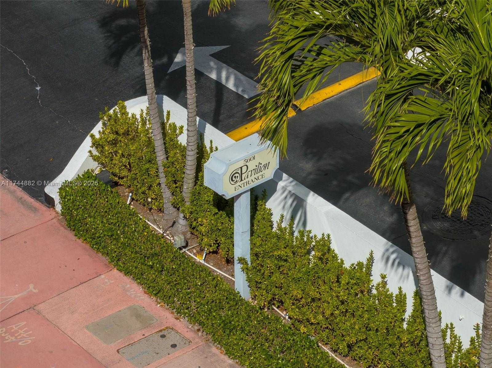 Small Image of 5601 COLLINS AVE #PH-14, Miami Beach Number 28