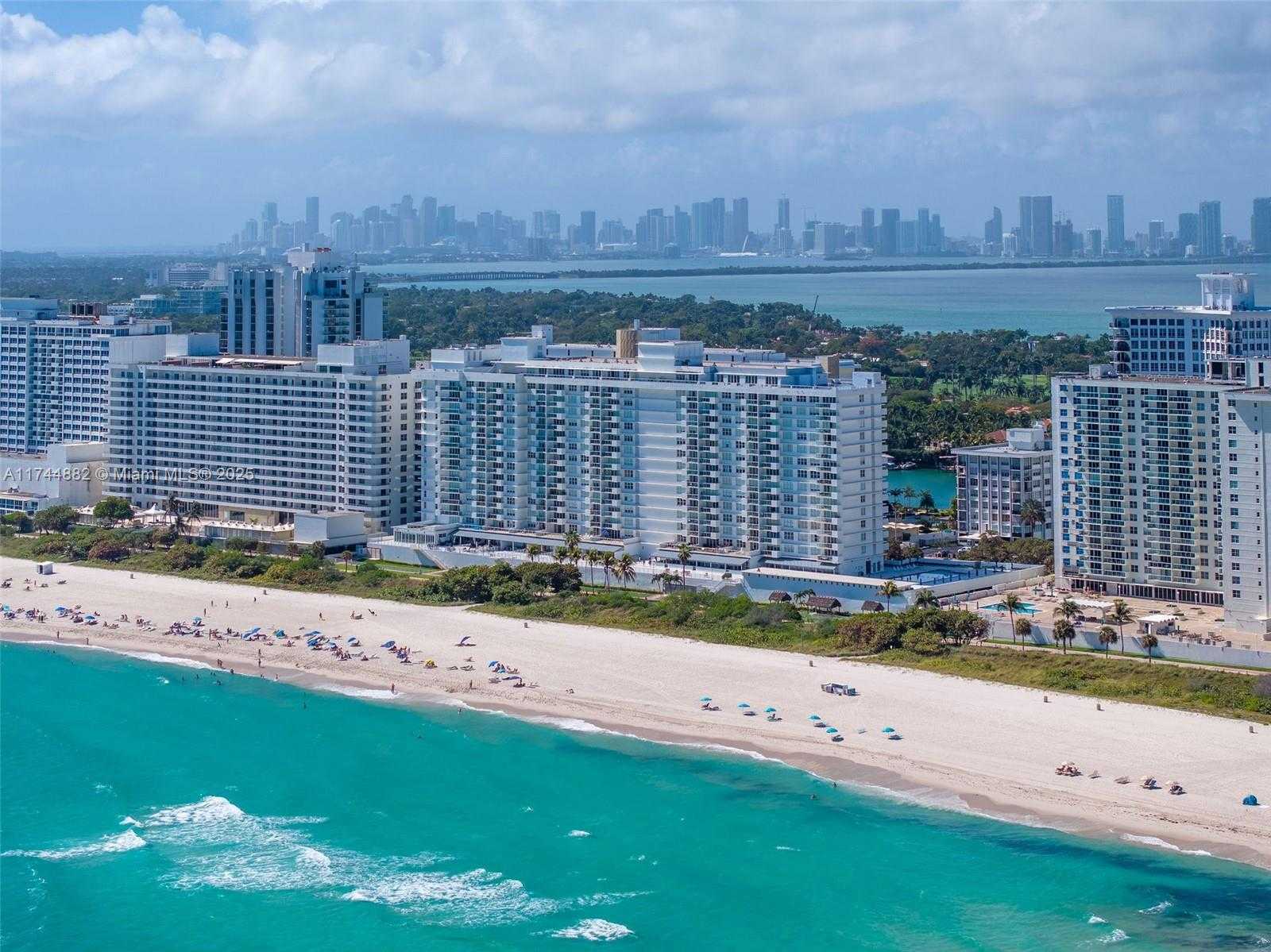 Small Image of 5601 COLLINS AVE #PH-14, Miami Beach Number 30
